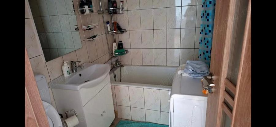 Apartament cu 2 camere semidecomandat, mobilat în 1 Mai