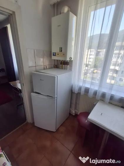 Garsonieră decomandată în Precista