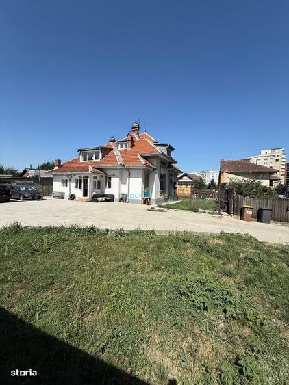 Casă cu 4 camere cu Teren 2179 Mp în Central