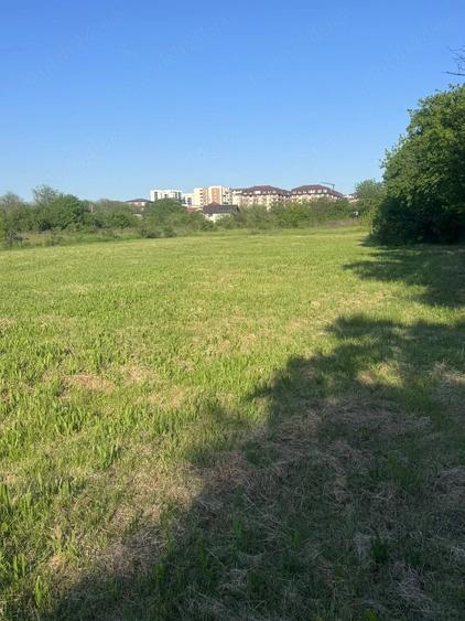 Teren de 2500 mp, în Central