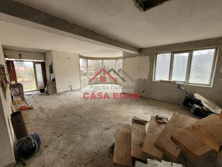 Casă cu 3 camere în Breaza