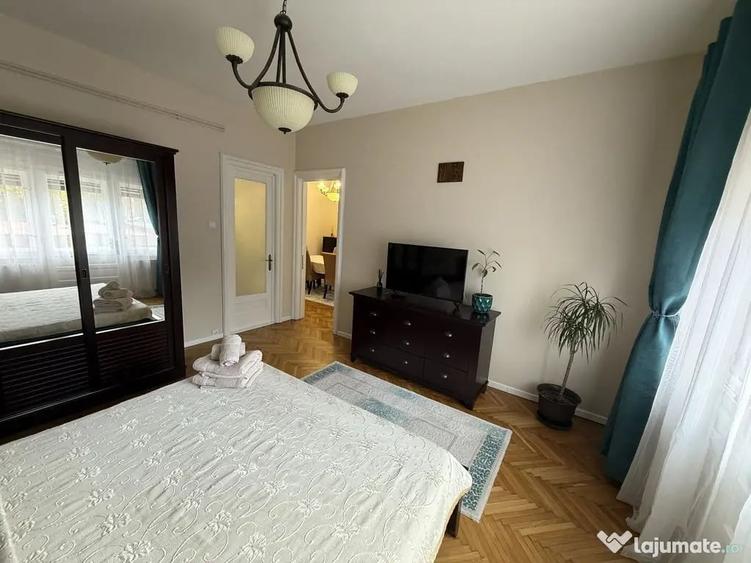 Apartament cu 6 camere decomandat în Ultracentral