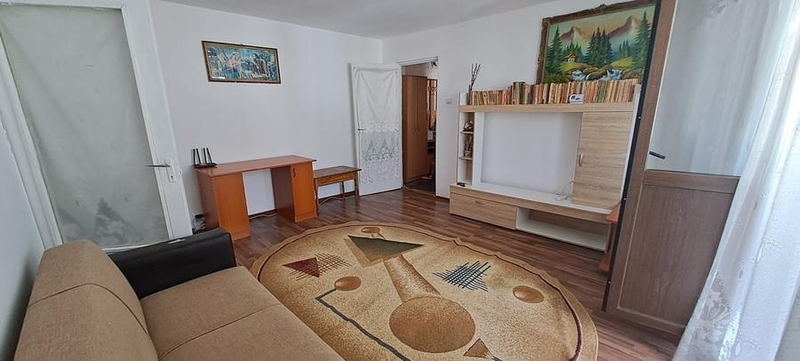 Apartament cu 2 camere semidecomandat în Viforâta