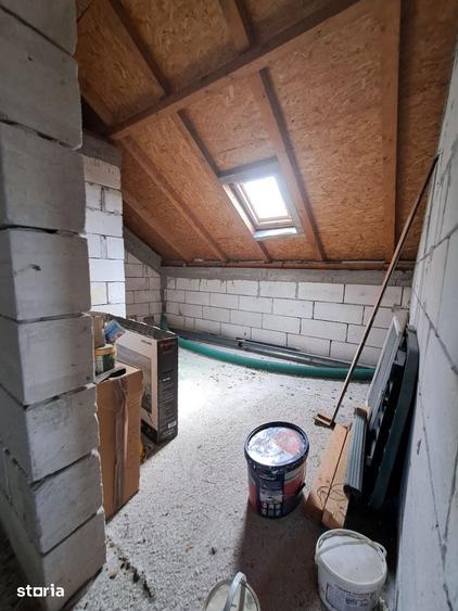 Casă cu 4 camere cu Teren 800 Mp în Stâlpeni