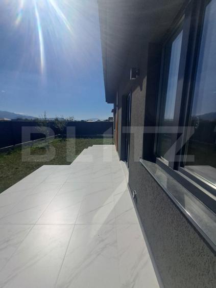 Casă cu 4 camere cu Teren 500 Mp în Sânpetru