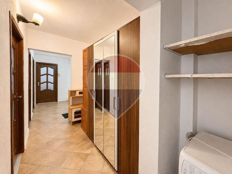 Apartament cu 3 camere în Răcădău