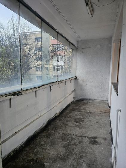 Apartament cu 3 camere decomandat în Războieni