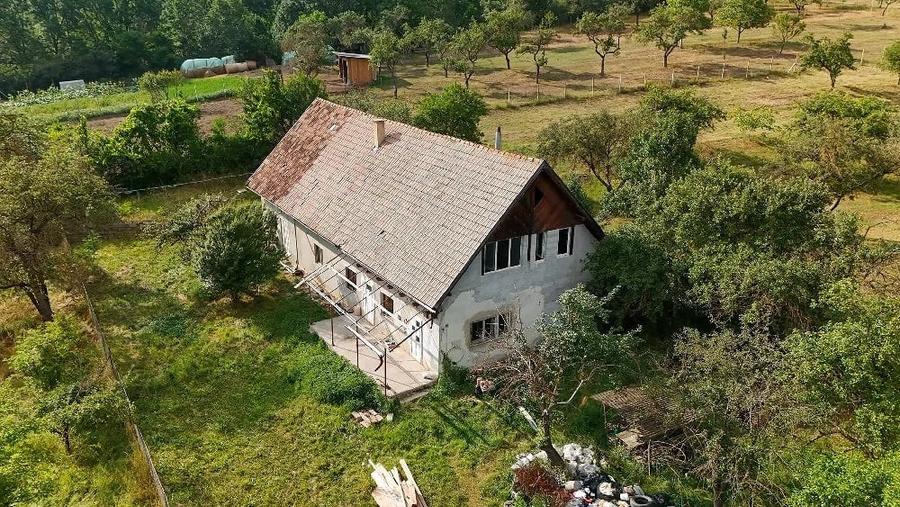 Casă cu Teren 1000 Mp în Angheluș