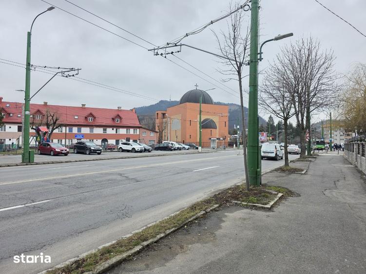 Apartament cu 4 camere decomandat în Valea Cetății