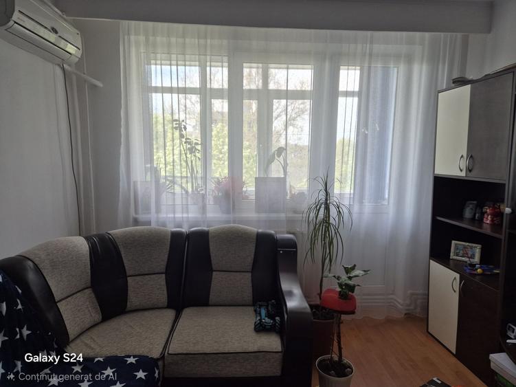 Apartament cu 2 camere semidecomandat în Independenței