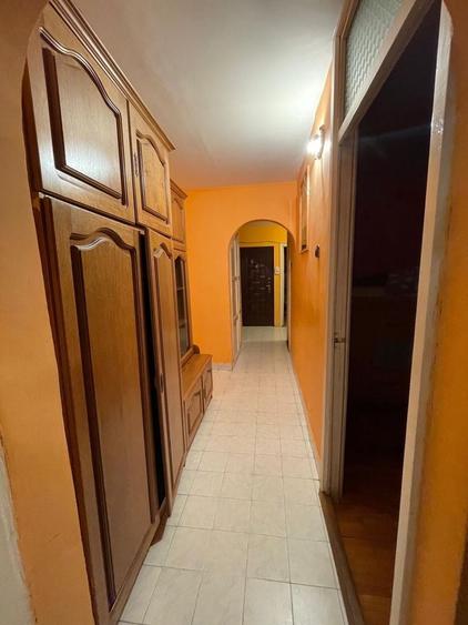 Apartament cu 3 camere decomandat în Decebal