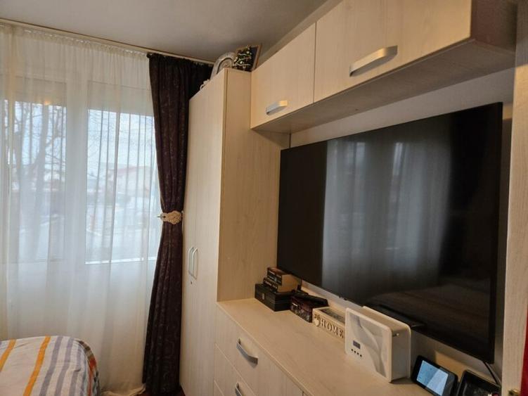 Apartament cu 3 camere semidecomandat, mobilat în Brâncoveanu