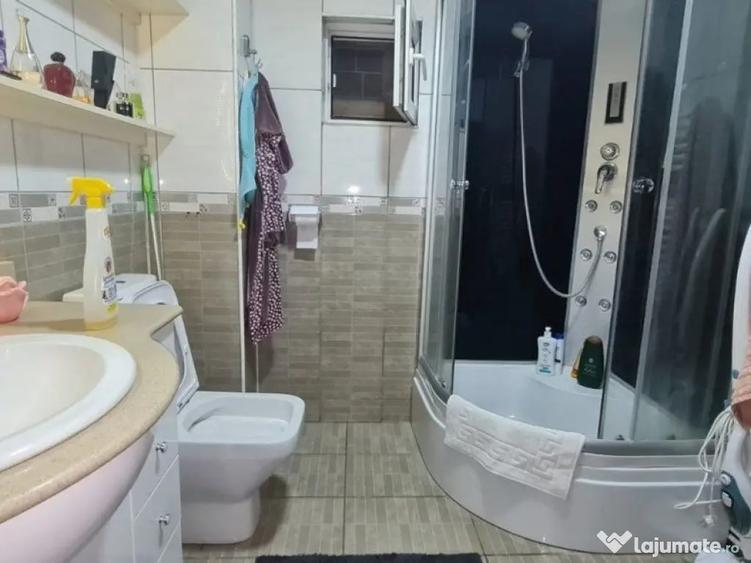 Casă cu 4 camere cu Canalizare în Siderurgiștilor