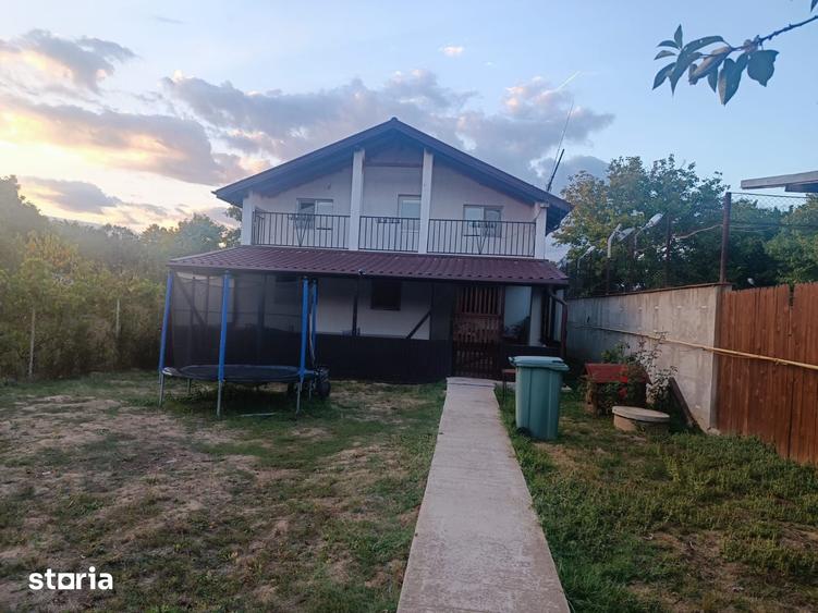 Casă cu 6 camere cu Teren 500 Mp în Gruiu