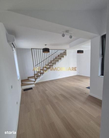 Casă cu 8 camere cu Teren 100 Mp în Tineretului
