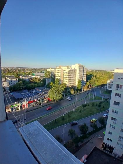 Apartament cu 4 camere decomandat în Pantelimon
