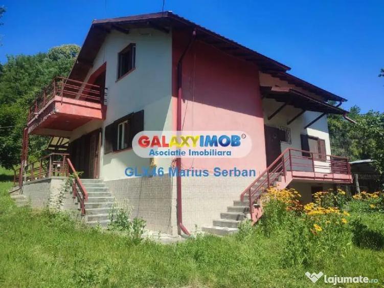 Casă cu 5 camere cu Teren 3657 Mp în Valea