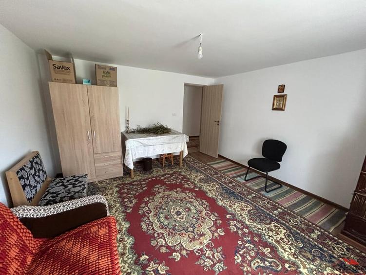 Casă cu 6 camere cu Teren 3426 Mp în Vrâncioaia