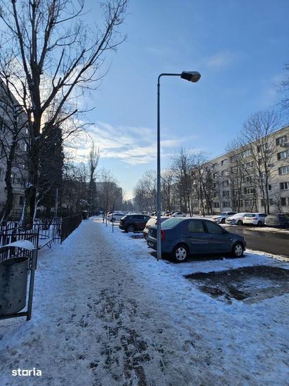 Apartament cu 3 camere decomandat, mobilat în Titan
