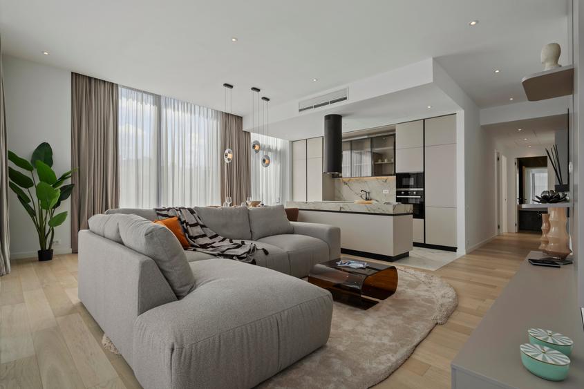 Penthouse cu 4 camere semidecomandat, mobilat în Cotroceni