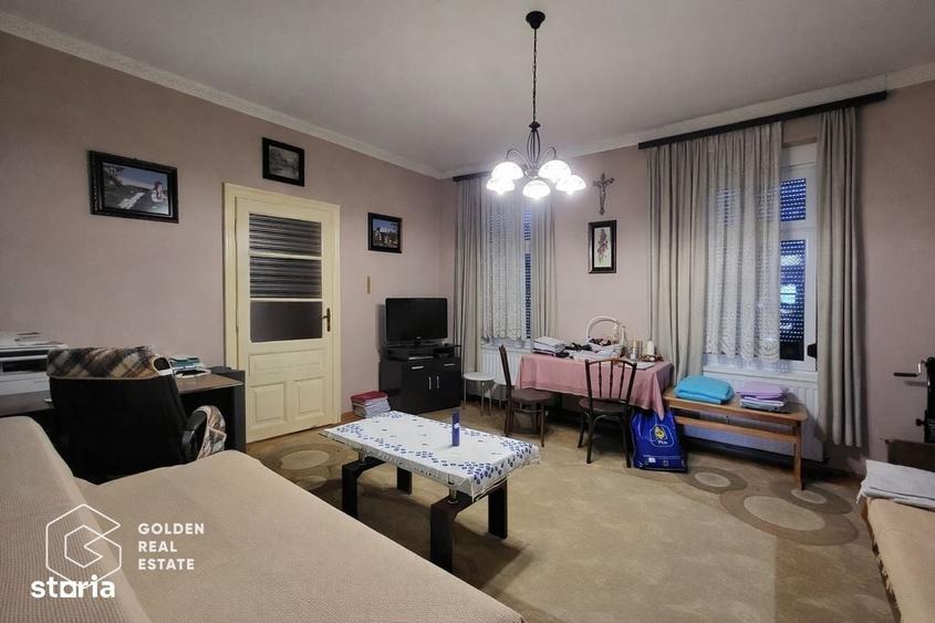 Casă cu 3 camere decomandat în Barațca