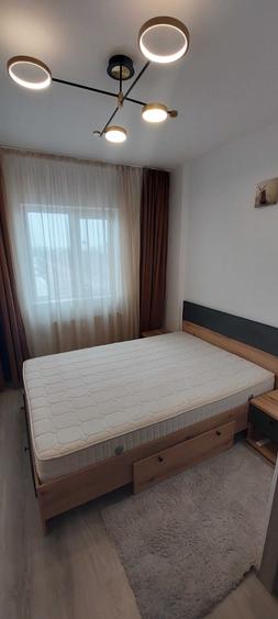 Apartament cu 2 camere decomandat, mobilat în Republicii