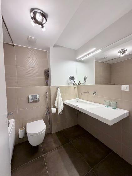 Apartament cu 3 camere decomandat, mobilat în Herăstrău
