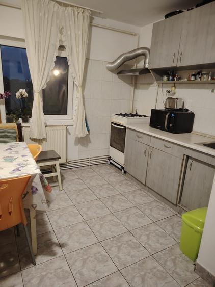 Inchiriez apartament 2 camere - 3