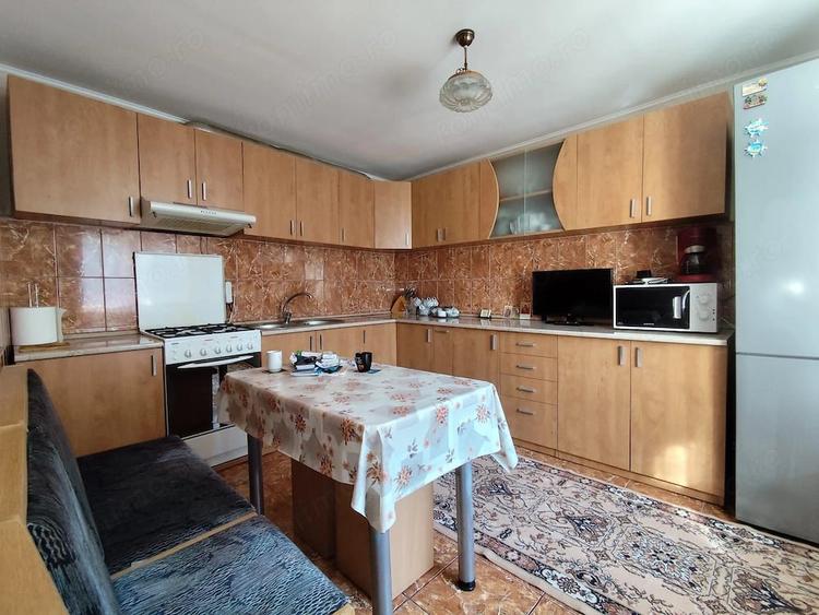 Casă cu 2 camere cu Teren 2826 Mp în Saca