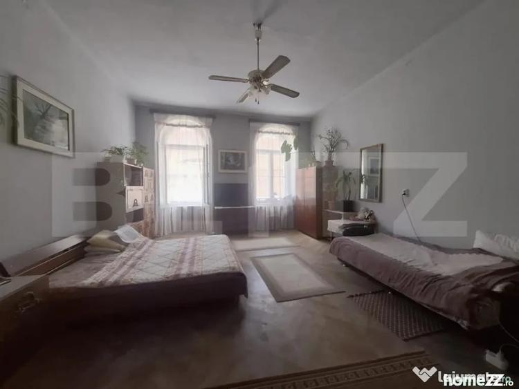 Apartament cu 4 camere decomandat în Centrul Istoric