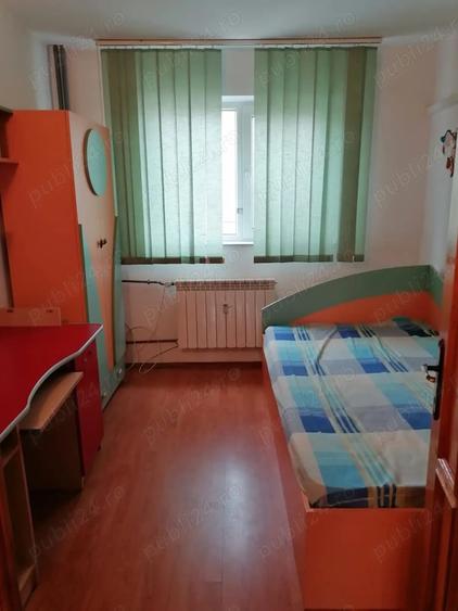 Apartament cu 4 camere decomandat în Central