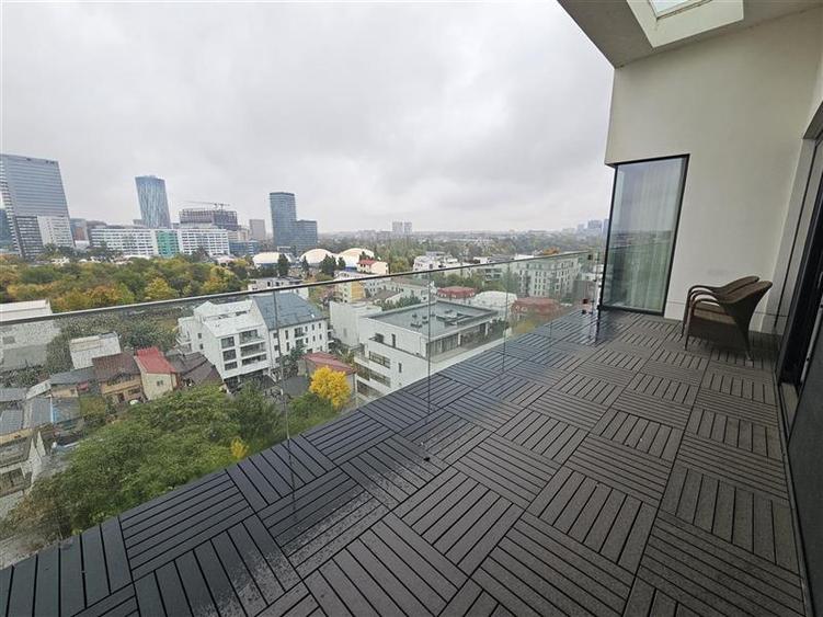 Apartament cu 6 camere decomandat, mobilat în Herăstrău
