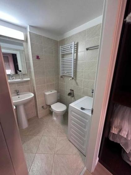 Apartament cu 2 camere decomandat în Bucur Obor
