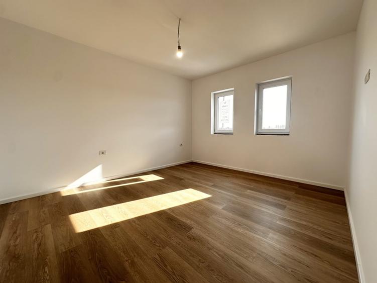 Duplex cu 3 camere cu Teren 351 Mp în Șag