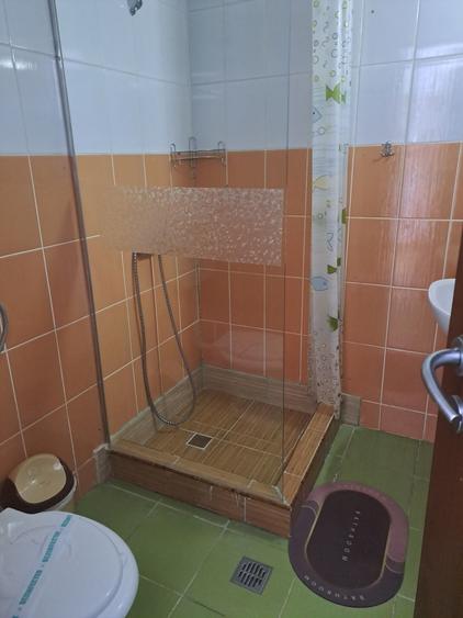 Casă cu 15 camere în Rânca