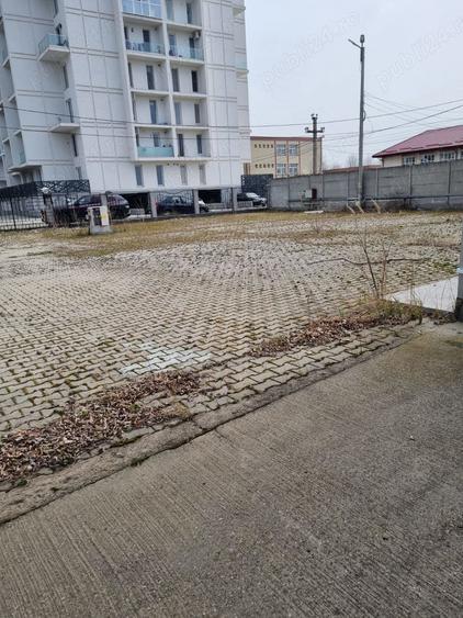 Spațiu comercial, de 1,100 mp, în Central