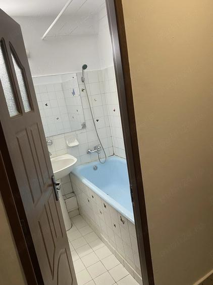 Garsonieră decomandată în 1 Decembrie