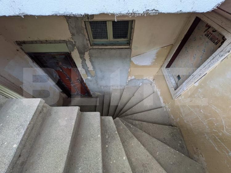 Casă individuală cu 9 camere cu Canalizare în Pucioasa
