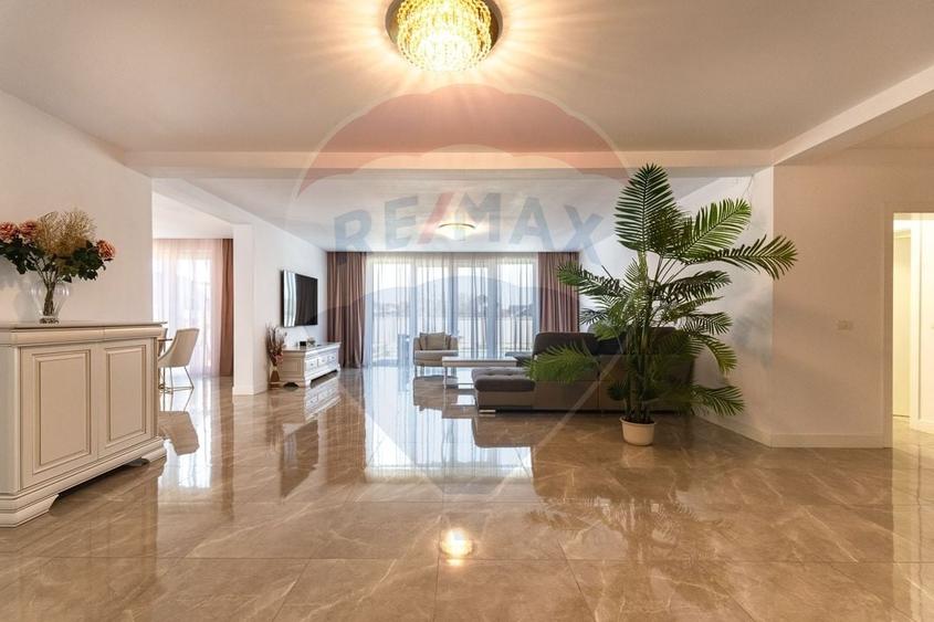 Casă individuală cu 6 camere cu Piscina în Tărlungeni