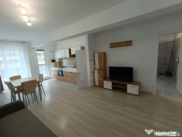 Apartament cu 3 camere semidecomandat, mobilat în Florești