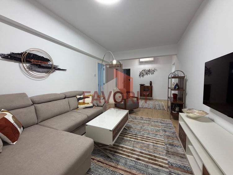 Apartament cu 4 camere decomandat, mobilat în Central