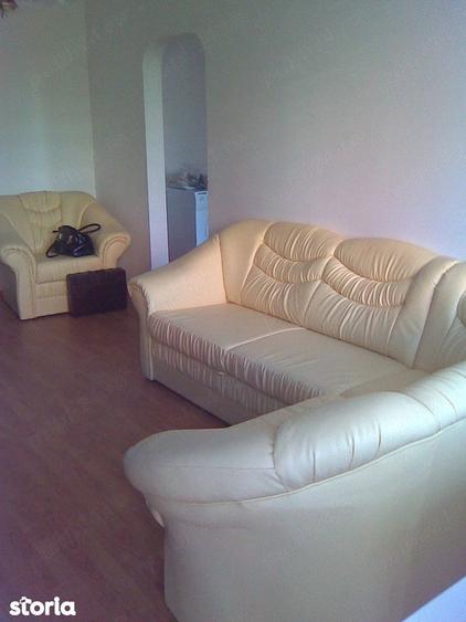 Apartament cu 2 camere, mobilat în Pajura