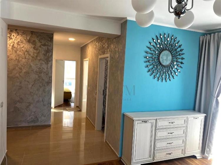 Apartament cu 3 camere decomandat, mobilat în Aradului
