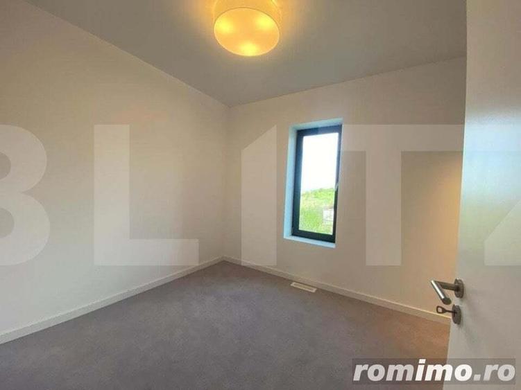 Casă cu 5 camere cu Teren 298 Mp în Borhanci