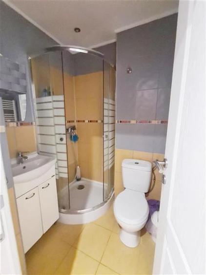 Apartament cu 3 camere decomandat în Astra
