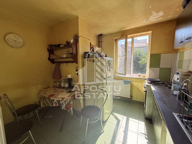 Apartament cu 2 camere decomandat în Circumvalațiunii