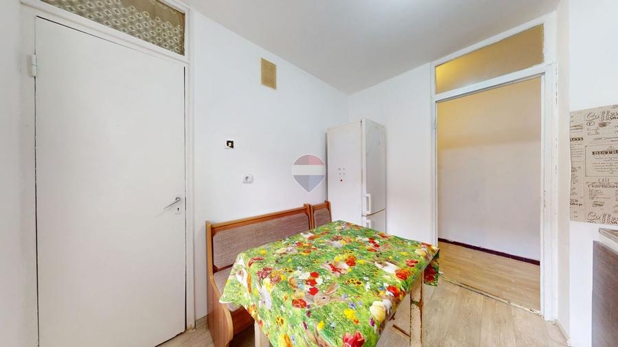 Apartament cu 2 camere decomandat în 13 Decembrie