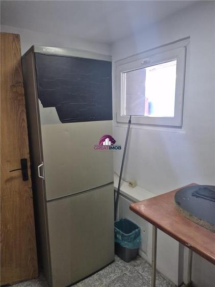 Loc în cameră — 160 EUR lună | Tot inclus | Metrou 2 minute Mihai - 4