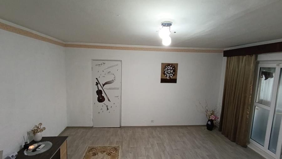 Apartament cu 2 camere nedecomandat în Piața