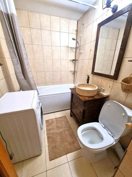Apartament cu 3 camere semidecomandat în Dacia